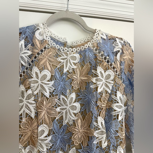 Just me guipure blue,tan, and white laced mini dress w long sleeves size small - Picture 9 of 16